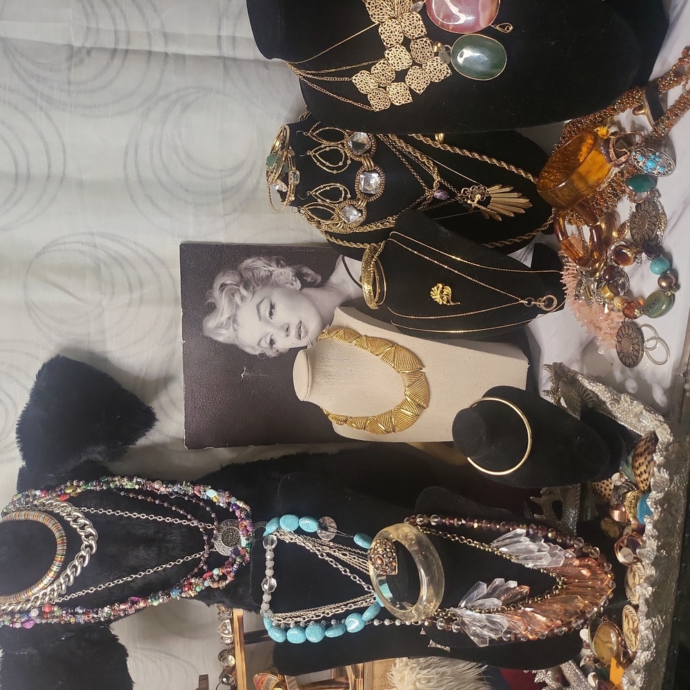 $40 Jewelry Lots over 20 pieces in each lot !! Must see pieces
